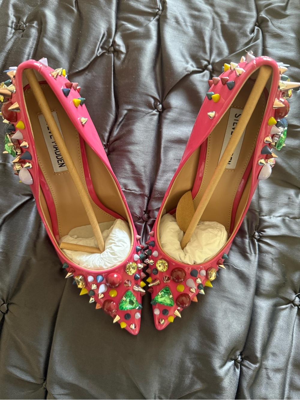 Steve Madden Hot Pink Jeweled
Veronicka SZ8 NEW

Rare/Sold Out/PERFECT CONDITION - Picture 8 of 16